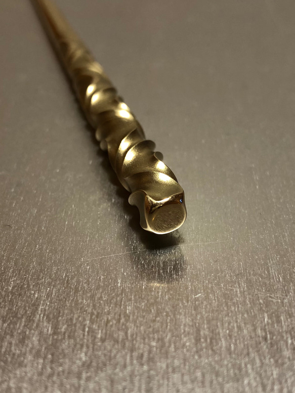 brass wave twist hair stick Lsize ヘアスティック（かんざし）一本刺し 2枚目の画像