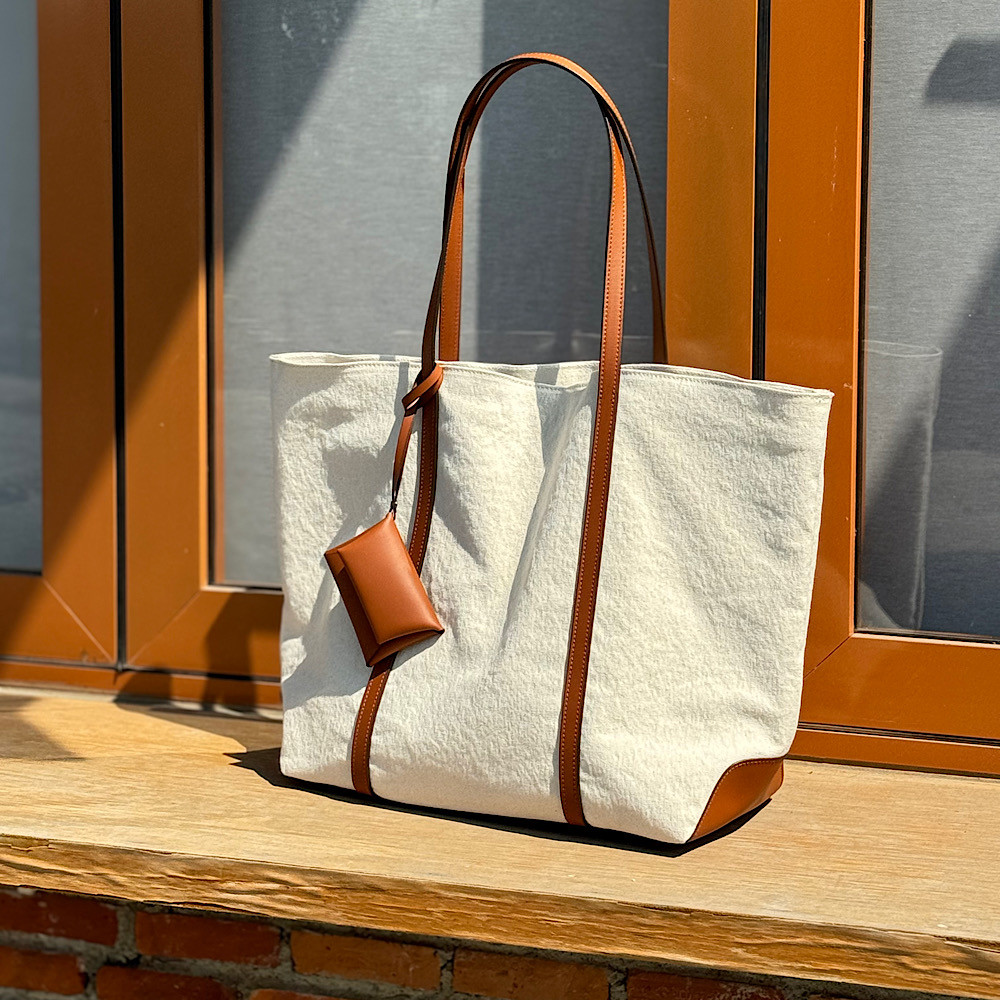 人気アイテムランキング(新品)  ハンドバッグ キャンバス×レザー IACUCCI ポーチ付 大容量 バッグ