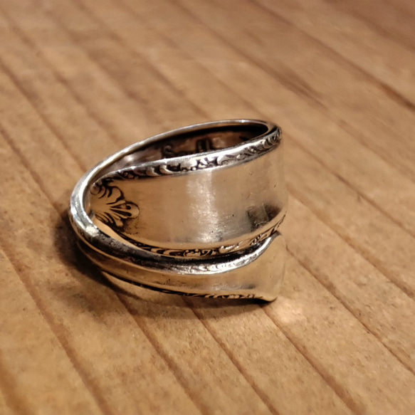 簡單的設計，即使是初次使用者也能輕鬆配戴。美國古董銀色湯匙重製戒指_0843 復古 第4張的照片