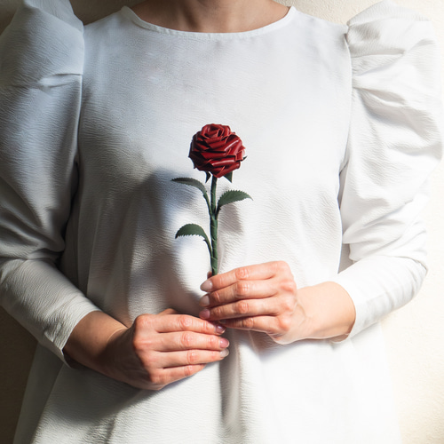 父の日/夏の送料無料2026】本革レザーローズ 革婚式 結婚記念日 バラ