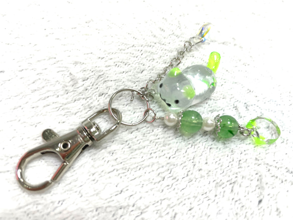 【ハンドメイド】ねこさんキーホルダー（緑） 1枚目の画像