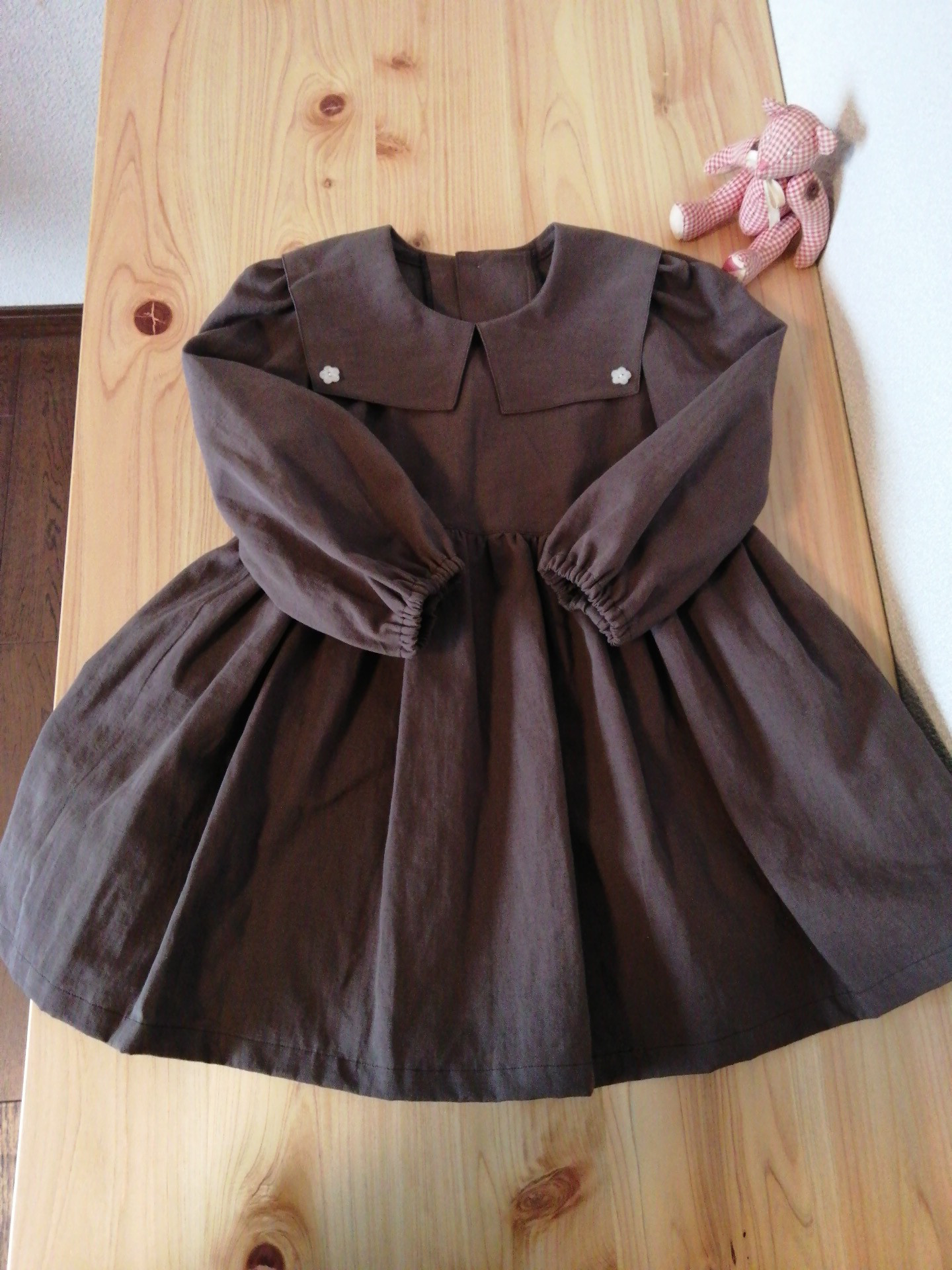 セーラーカラー風ワンピース　限定1着　(サイズ９０〜９５)