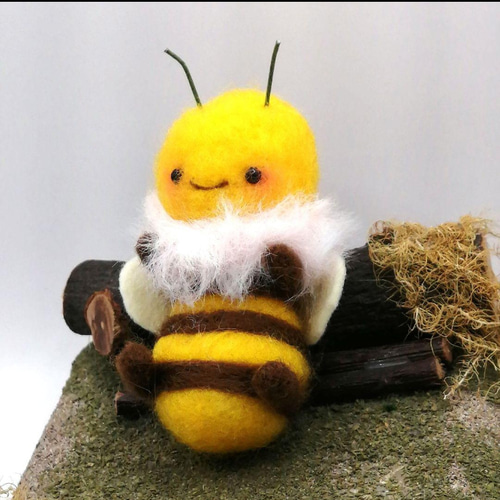 羊毛フェルト ミツバチ 羊毛フェルト 秋都 通販 17321607｜Creema