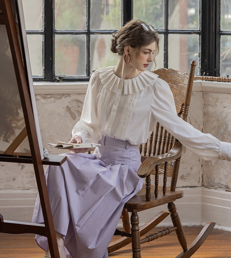 ラッフルカラー　ビンテージ風ブラウス【春夏秋】白