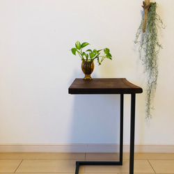 サイドテーブル　ブラックウォールナット　一枚板　コーヒーテーブル 3枚目の画像