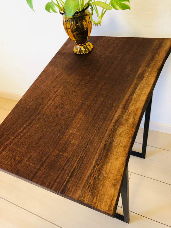 サイドテーブル　ブラックウォールナット　一枚板　コーヒーテーブル 1枚目の画像