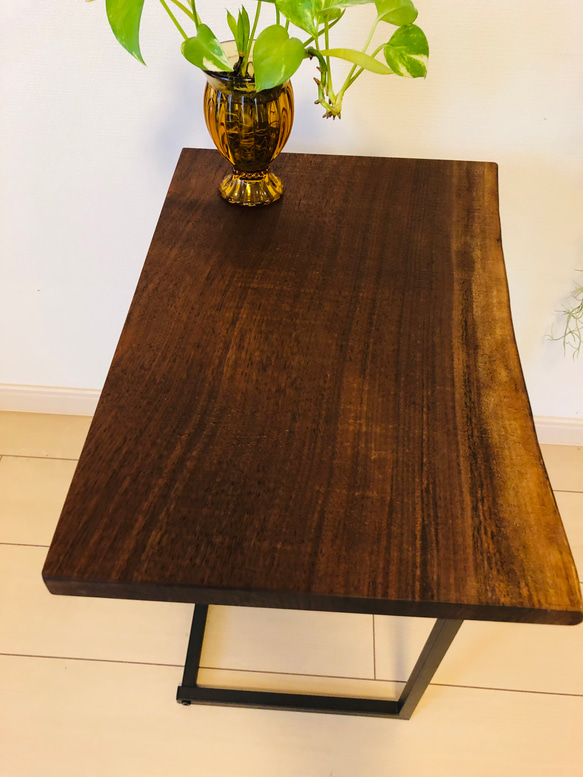 サイドテーブル　ブラックウォールナット　一枚板　コーヒーテーブル 2枚目の画像