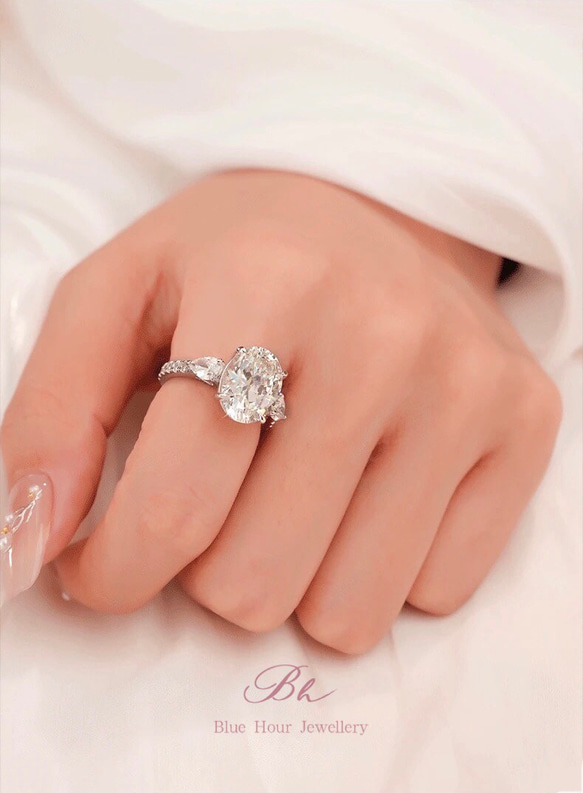 5カラット オーバル 高炭素ダイヤモンド 3石 キラキラ ゴージャス ラグジュアリー リング 指輪 11枚目の画像