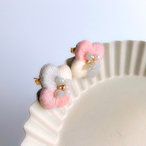 お花のコーム♡ピンク Ashley Williamsのピンク Flower Comb ブローチがセール中