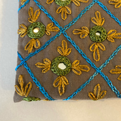 アフガニスタンの刺繍ポーチ ＜手作り＆フェアトレード＞ by Hadia【国内送料無料】 3枚目の画像