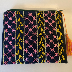 アフガニスタン女性が作った刺繍ポーチ ＜手作り＆フェアトレード＞ by