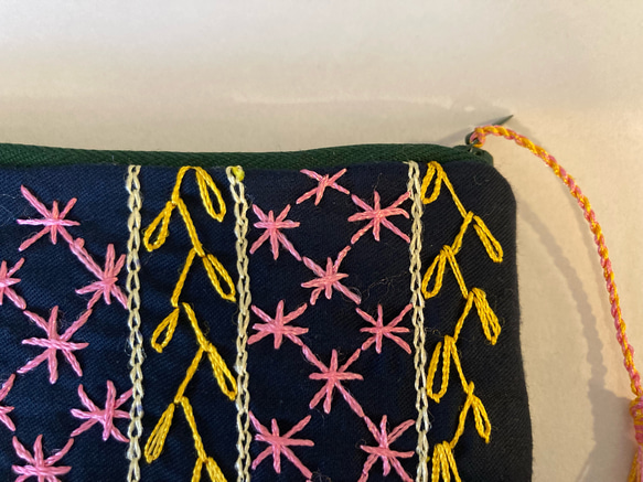 アフガニスタンの刺繍ポーチ ＜手作り＆フェアトレード＞ by Negina【国内送料無料】 4枚目の画像