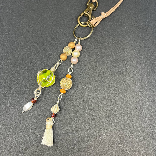 おばさん手作りのバッグチャームイエロー ＃ハンドメイド