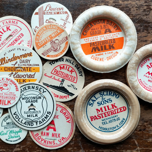 海外紙物　赤色　星柄　ミルクキャップ 大量　1本　丸ごと　ラスト 9/10まで☆ビンテージミルクキャップ1000個！ 大量 海外紙モノ 9/10