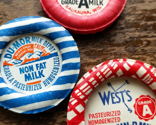 9/10まで☆ビンテージミルクキャップ1000個！　大量　海外紙モノ 1_3dbc39f689be2c2aa75b7ac8e583