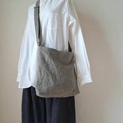 リネンのくったりショルダーバッグ 11枚目の画像