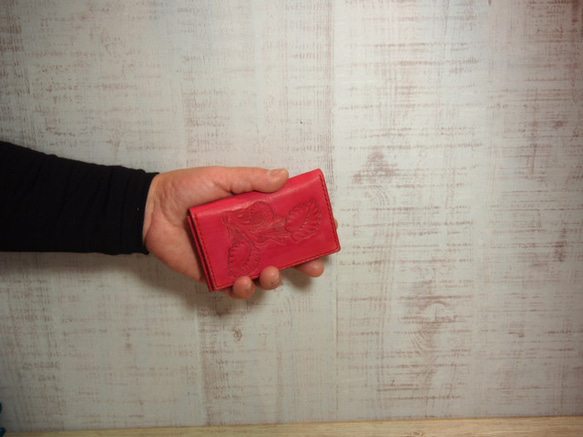 革カービング「名刺カード入れ：赤」 6枚目の画像