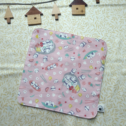 ガーゼハンカチ パンダ弁当 pink  22.5×22.5（抗菌防臭加工） 2枚目の画像