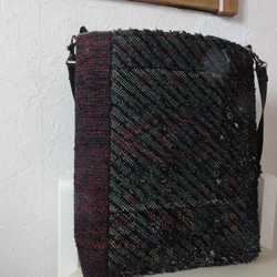 裂き織りとスラッシュキルトのミニショルダーバッグ・泥大島紬 1枚目の画像