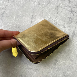 【ミラーゴールド】ゴートレザーのスリムなミニ財布　L字型 7枚目の画像