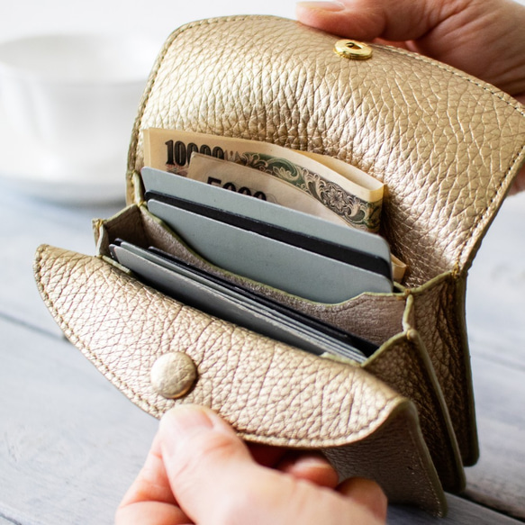 イタリアレザー財布 手に馴染むふっくらコンパクト財布【チタンシルバー】 4枚目の画像