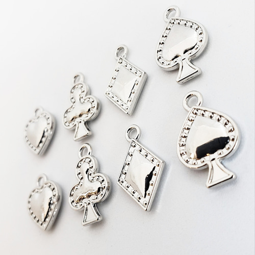 ダイヤのエースのトランプ エナメル アンティーク ペンダントチャーム 楽天市場】【アクセサリーパーツ】《チャーム》 ゴールド×赤黒