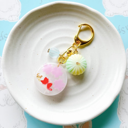 桜と金魚の錦玉羹和菓子キーホルダー フェイクスイーツ 樹脂粘土 レジン 春 2枚目の画像