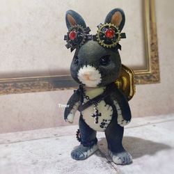 カスタム ウサギファミリー ホワイト シルバニアファミリーの人形 「Steampunk Toy Bunny」OB1 シー 1枚目の画像