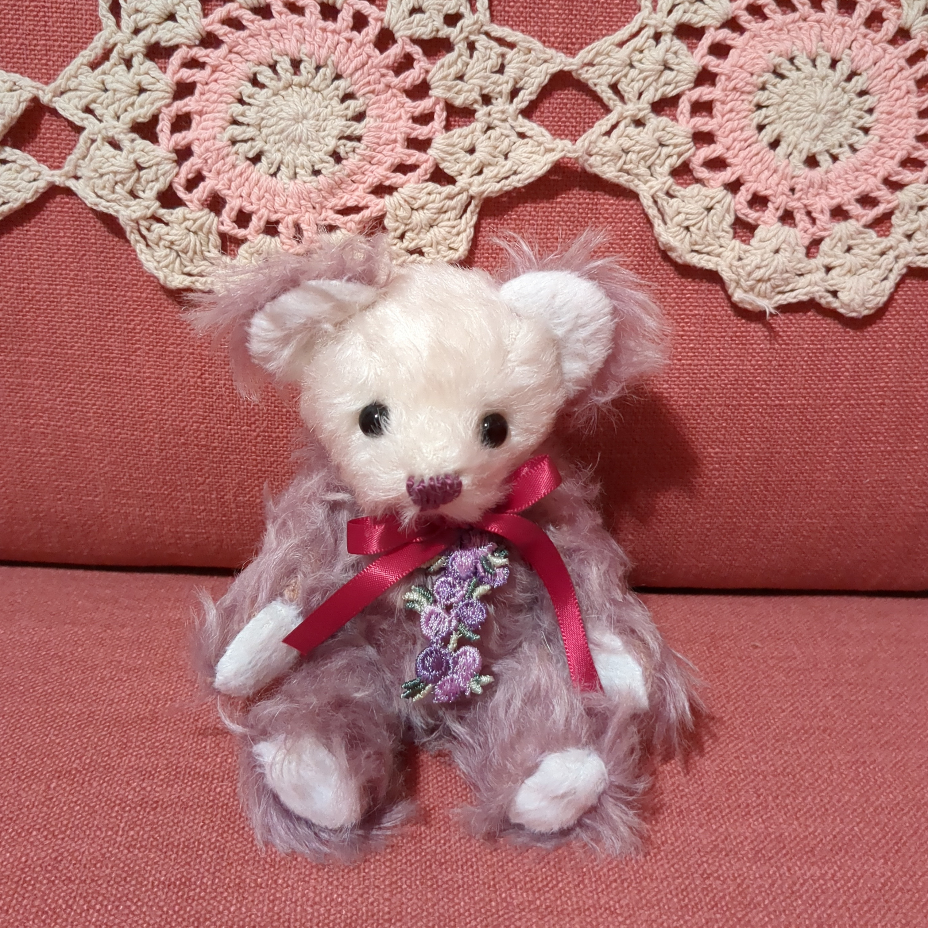 ホワイトとパープル系のテディベア