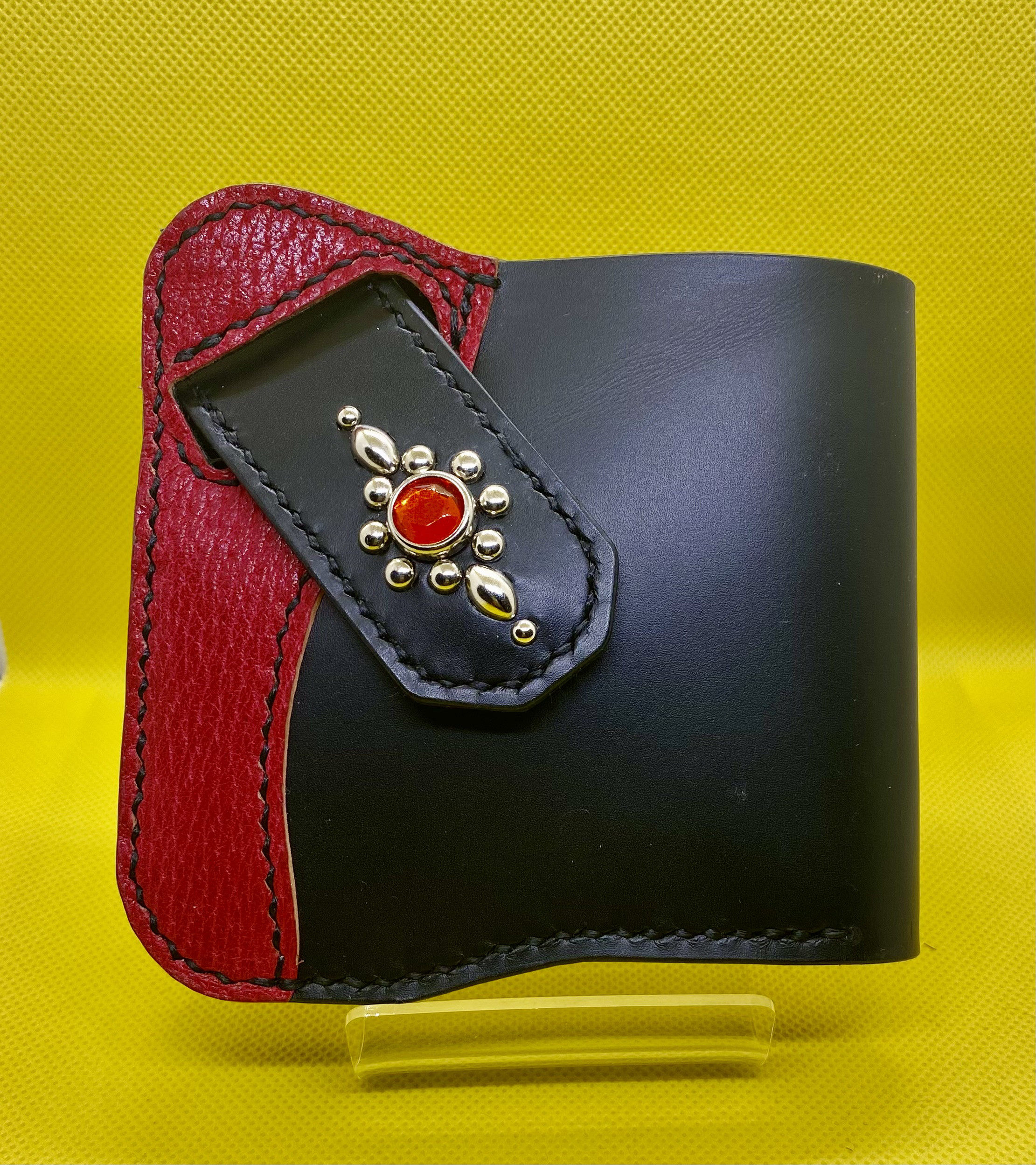 スタッウォレットザー 【本革使用】二つ折り財布