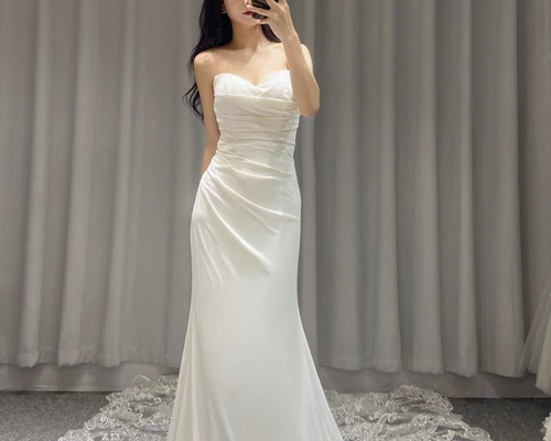 ✨涼しげサテンとレースの生地が上品にきらめく✨ウェディングドレス　結婚式　前撮り ✨涼しげサテンとレースの生地が上品にきらめく✨ウェディング