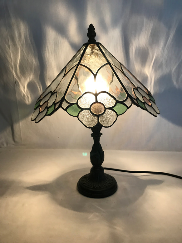 ステンドグラスのスタンドランプ スタンドライト・テーブルランプ がら