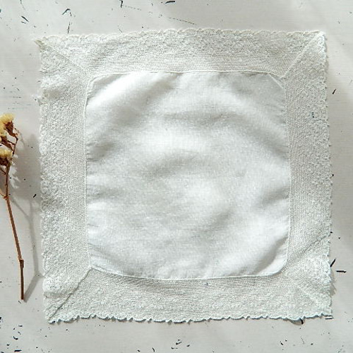 ✿フランスヴィンテージ 繊細なスカラップ模様レースのハンカチ その他