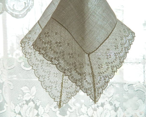 ✿フランスヴィンテージ 繊細なスカラップ模様レースのハンカチ その他