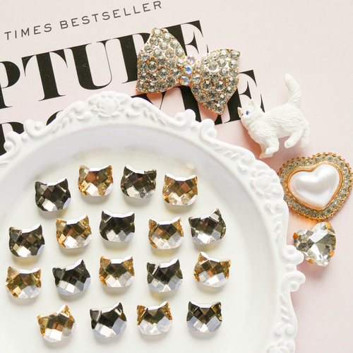 ねこちゃん・クリスタルガラスストーンミニパーツ9×10mm/ネイルパーツ