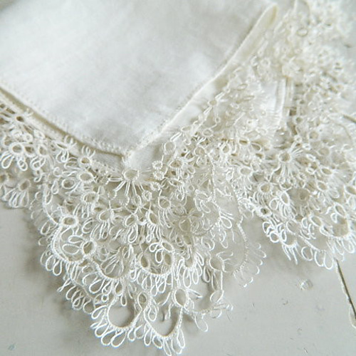 ✿ フランスヴィンテージ 繊細なタティングレースのハンカチ その他