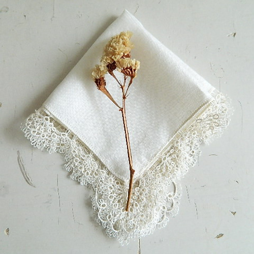 ✿ フランスヴィンテージ 繊細なタティングレースのハンカチ その他
