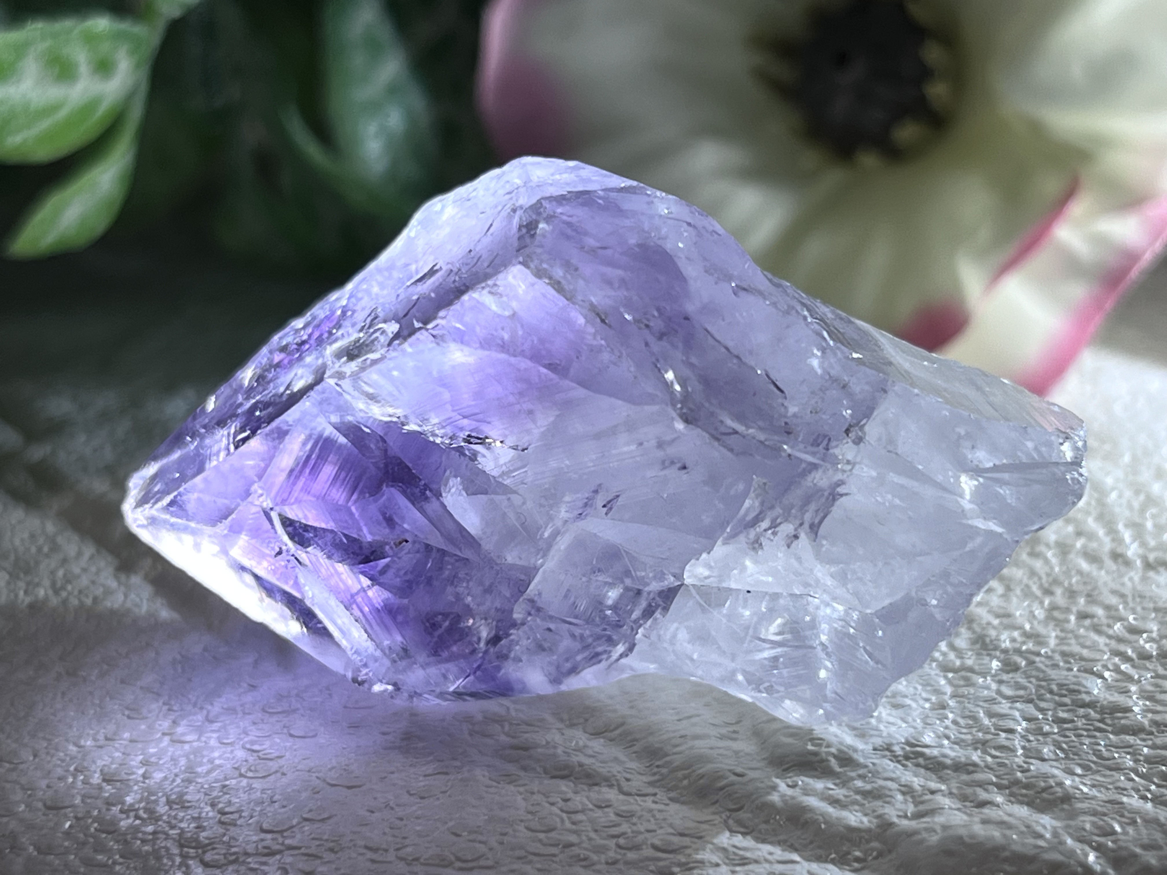 ファントム✨ レインボー 紫水晶 アメジスト 結晶 原石 ラフストーン