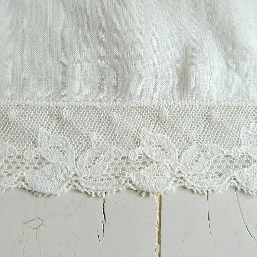 ✿ フランスヴィンテージ 繊細なヴァランシエンヌレースの