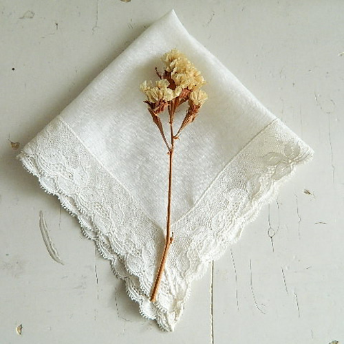 ✿ フランスヴィンテージ 繊細なヴァランシエンヌレースの