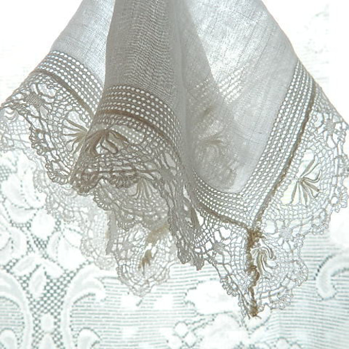 ボビンレース　アンティークレース　ハンカチ フランスアンティーク レースハンカチ パリ発送】E1192 フランス