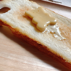 森のくまさんのバタートーストスマホケース 3枚目の画像