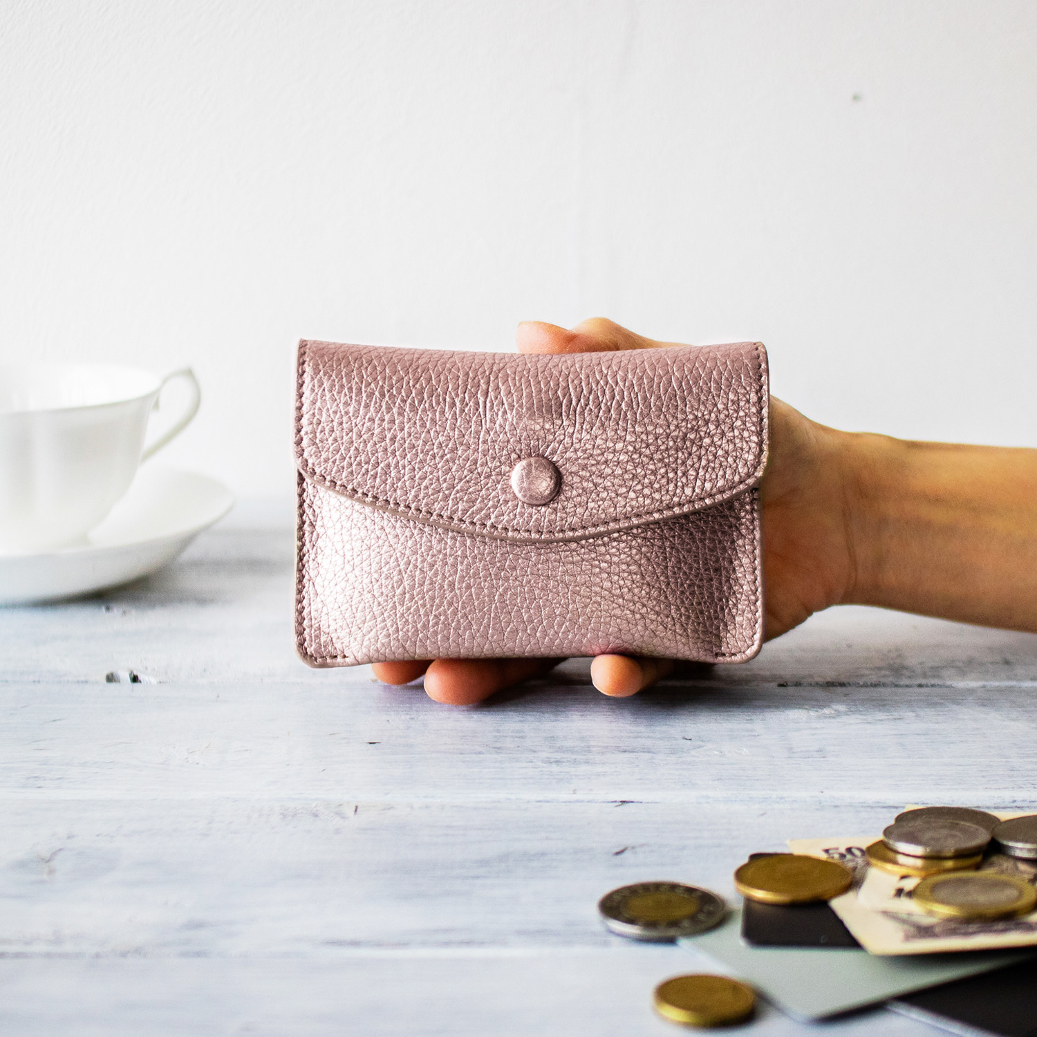 イタリアレザー財布 手に馴染むふっくらコンパクト財布【シルバーピンク】
