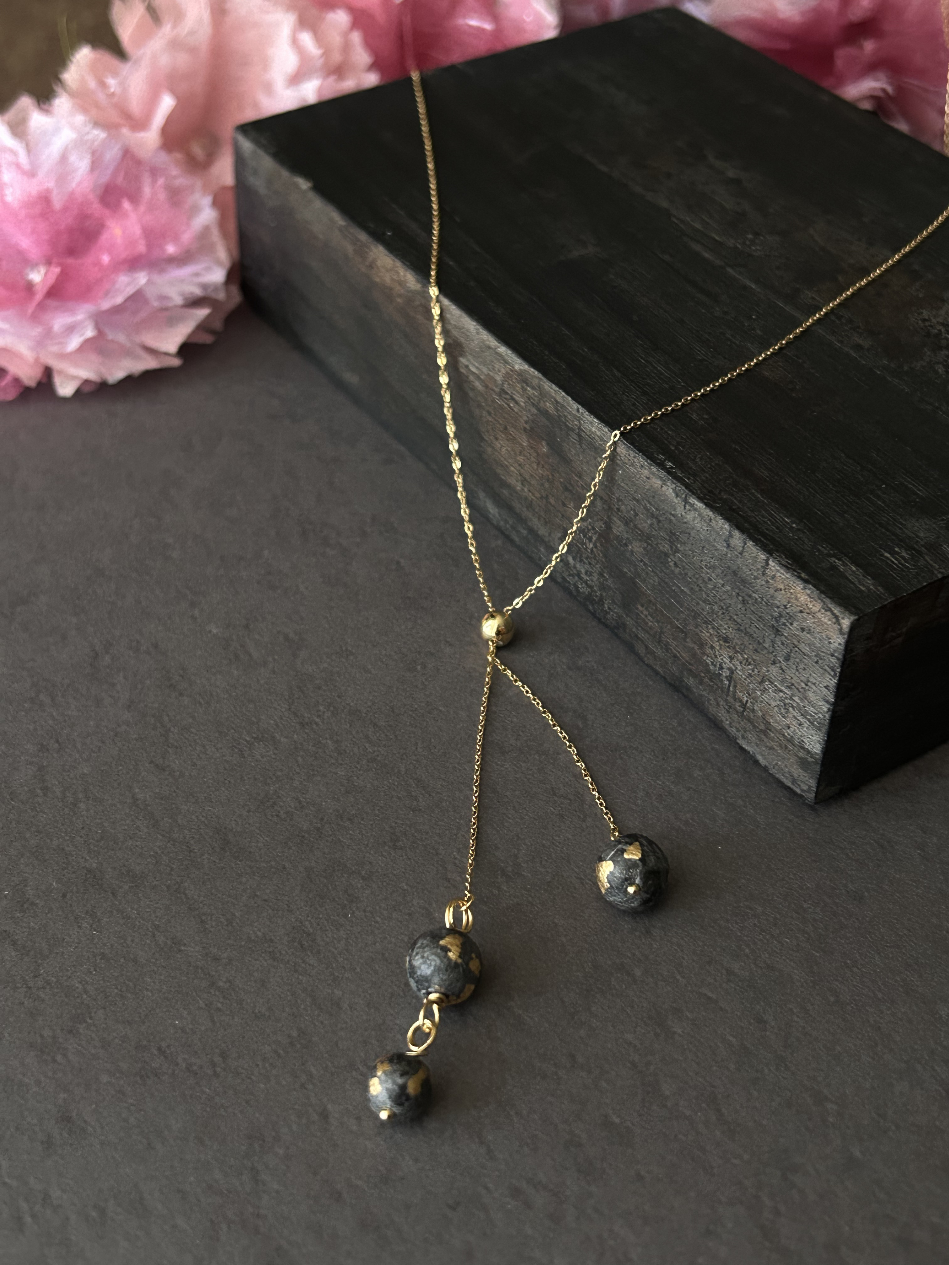 【送料無料】Y字ネックレス＊ラリエット＊ネックレス＊黒＊ゴールド＊和紙＊