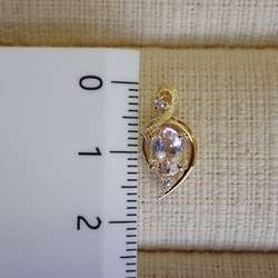 モルガナイト　オーバルカット　シンプル スターダスト梨地　ペンダントトップ１８金イエローゴールド　ダイヤモンド入り 16枚目の画像