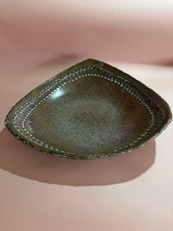 連珠紋三角鉢（A） 2枚目の画像