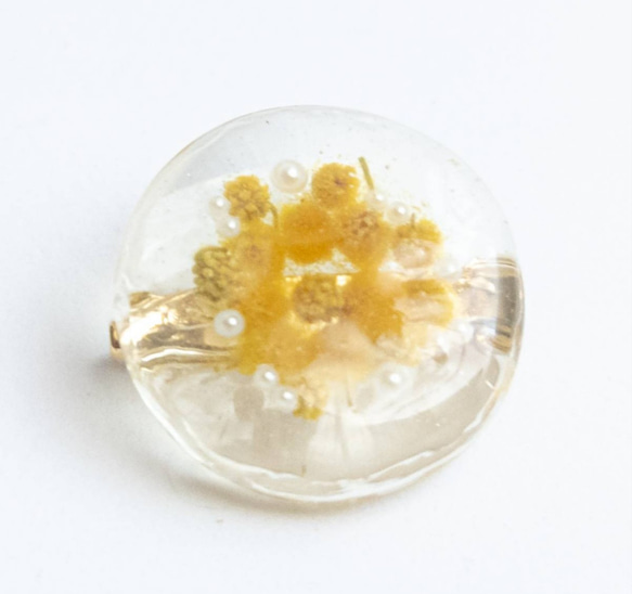 ミモザのヘアゴム/ブローチ❁つやつや ボタニカル ニュアンス 透明感 クリア ドライフラワー 本物のお花❁イエロー 2枚目の画像