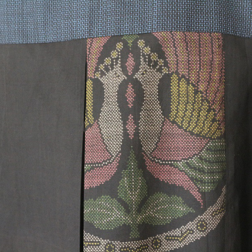 着物リメイク大島紬ボレロジャケットとワンピースのアンサンブル 着物リメイク 孔雀と亀甲大島紬ボレロ ジャケット ウサギ洋裁店