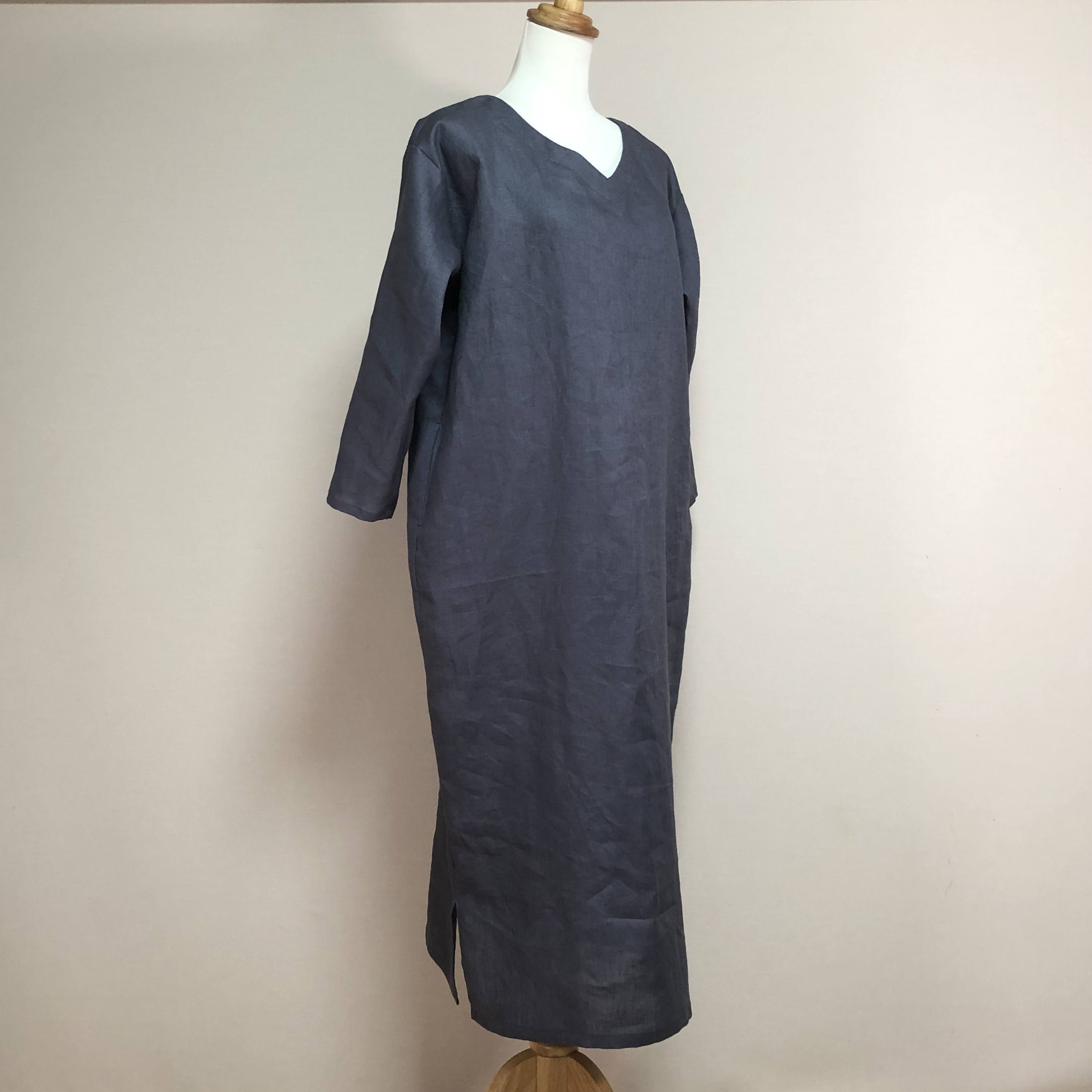 カラーリネン◆ストレートワンピース　長袖◆ブルーグレー◆フリーサイズ（中厚、リネン100％）