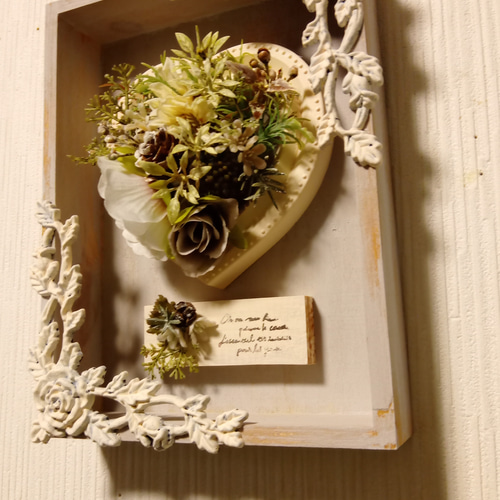 CHANEL コフレキットの木製小箱 ヴァニラペーパーアート付き